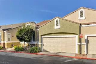 Photo #3: 2340439 Listing