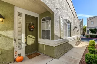 Photo #5: 2340439 Listing