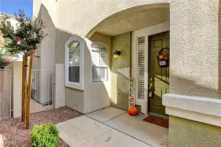 Photo #6: 2340439 Listing