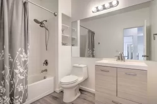 Photo #2: 2340444 Listing