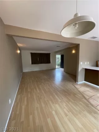 Photo #2: 2340461 Listing