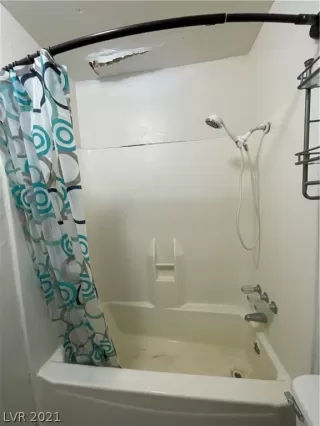 Photo #3: 2340461 Listing