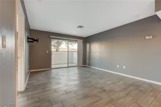 Photo #5: 2340462 Listing