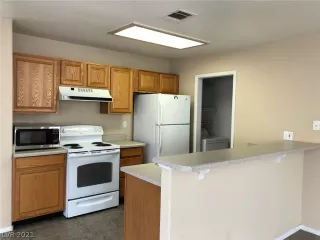 Photo #4: 2340464 Listing 