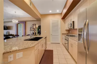 Photo #6: 2340481 Listing