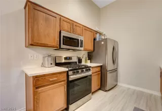 Photo #4: 2340485 Listing