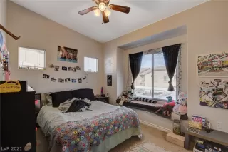 Photo #5: 2340485 Listing