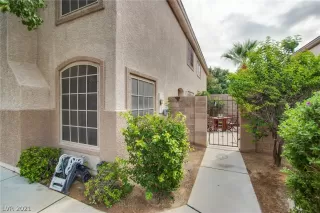 Photo #4: 2340486 Listing