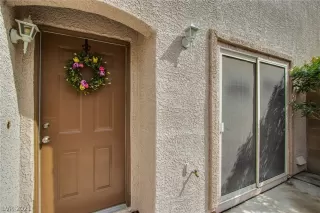 Photo #5: 2340486 Listing