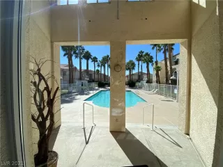 Photo #5: 2340498 Listing 