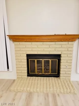 Photo #5: 2340500 Listing