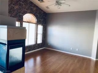 Photo #2: 2340547 Listing 