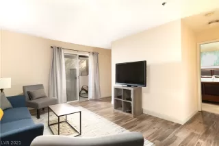 Photo #3: 2340564 Listing 