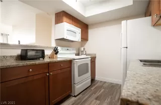 Photo #6: 2340564 Listing 