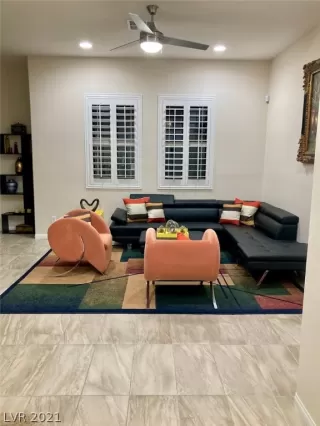 Photo #6: 2340578 Listing 