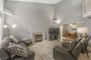 Photo #4: 2340629 Listing 