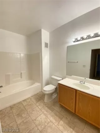 Photo #6: 2340639 Listing 