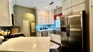 Photo #2: 2340695 Listing