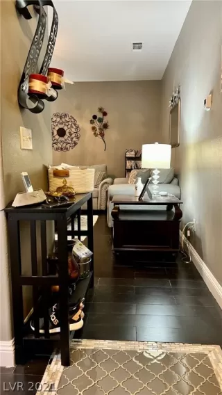 Photo #3: 2340695 Listing