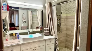 Photo #4: 2340695 Listing