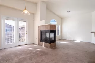 Photo #3: 2340697 Listing 