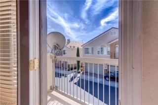 Photo #4: 2340697 Listing 