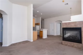 Photo #6: 2340697 Listing 