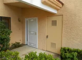 Photo #1: 2340702 Listing