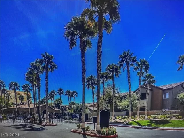 MLS: 2340710 Condo For Sale