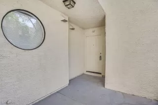 Photo #1: 2340741 Listing 