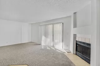 Photo #4: 2340741 Listing 