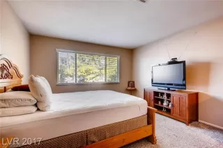 Photo #5: 2340750 Listing