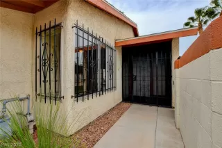 Photo #5: 2340770 Listing