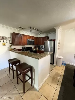 Photo #2: 2340791 Listing