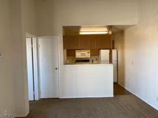 Photo #2: 2340800 Listing