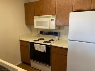 Photo #6: 2340800 Listing