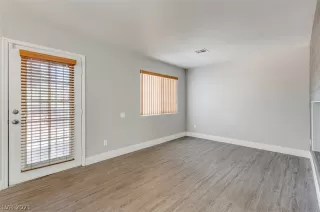 Photo #5: 2340805 Listing