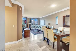 Photo #5: 2340811 Listing