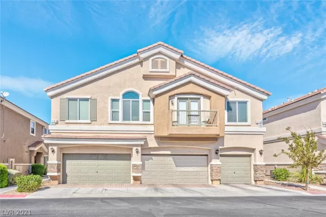 MLS: 2340822 Condo For Sale