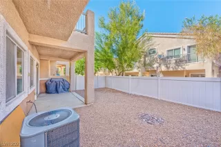 Photo #2: 2340822 Listing