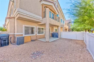 Photo #3: 2340822 Listing