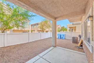 Photo #5: 2340822 Listing