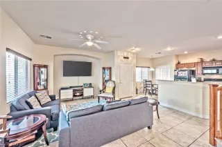 Photo #6: 2340822 Listing