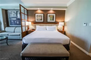 Photo #3: 2340838 Listing