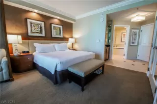 Photo #4: 2340838 Listing