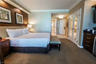 Photo #5: 2340838 Listing