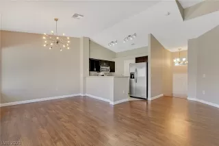 Photo #3: 2340839 Listing 