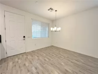 Photo #4: 2340855 Listing 