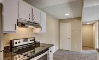 Photo #4: 2340862 Listing