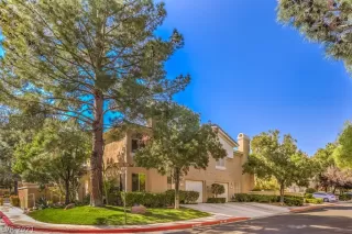 Photo #1: 2340871 Listing 